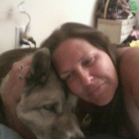 Meet your Posher, Sally - Picture 1 of 16